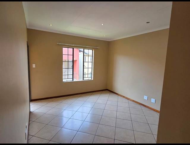 2 BEDROOM APARTMENT FOR SALE IN MONAVONI